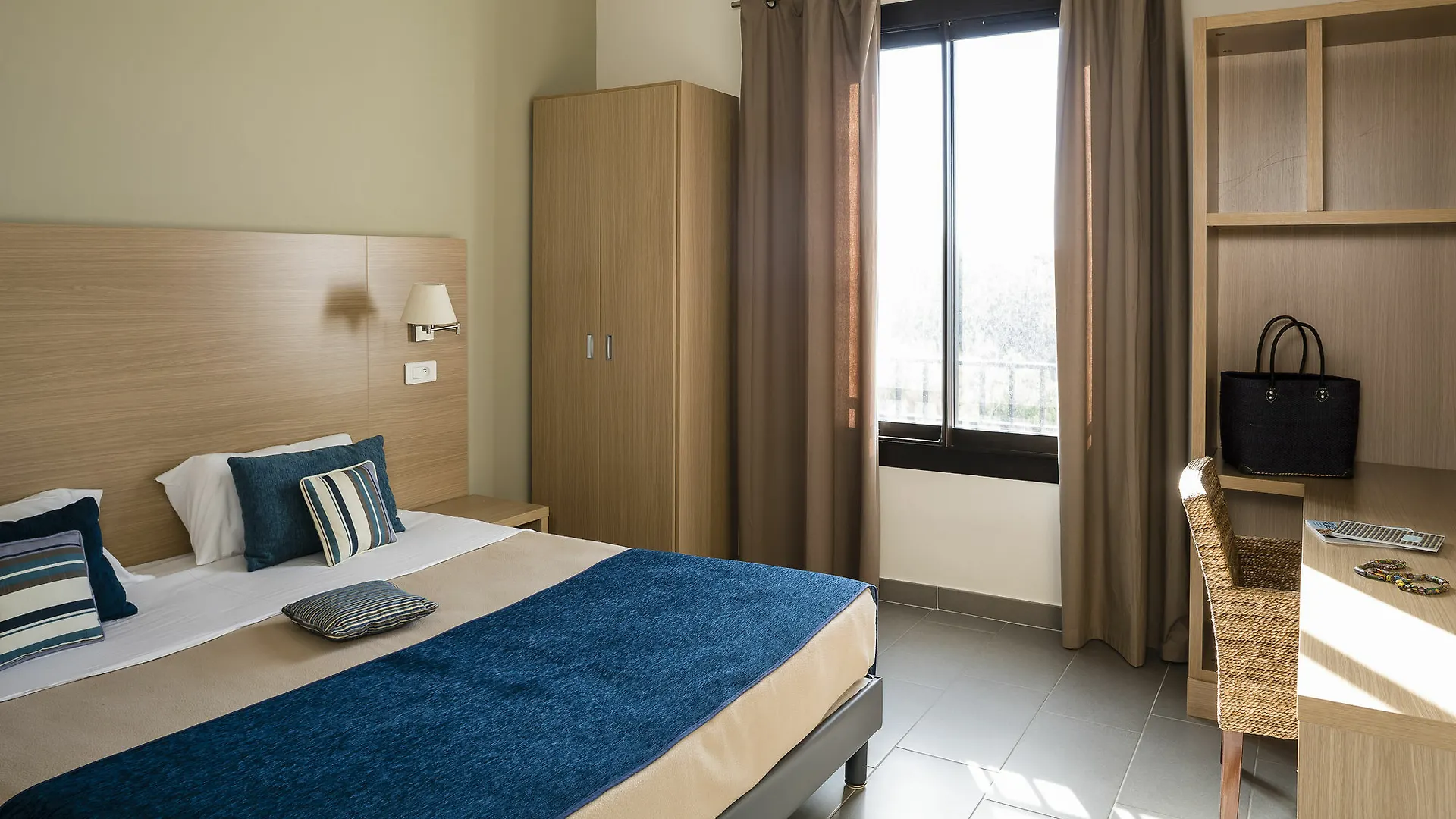شقة Appartements Helios سيكس-فور-لو-بلاج